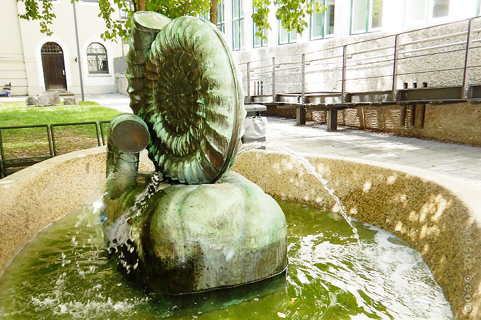 Brunnen im Innenhof der Luisenstr. 37